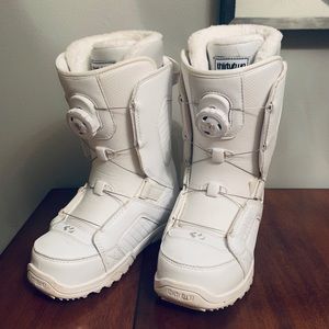 Thirty two snowboard boots snow ski